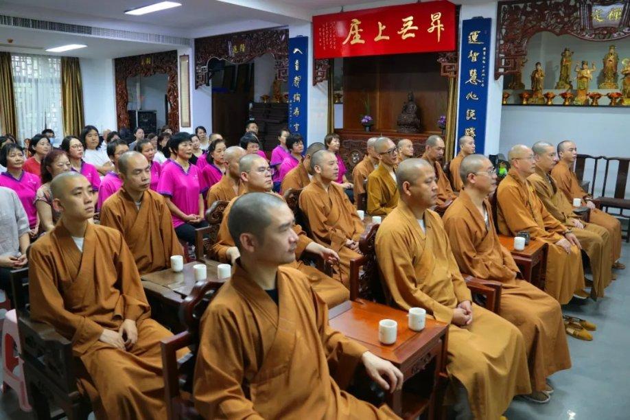 逃出神秘别墅